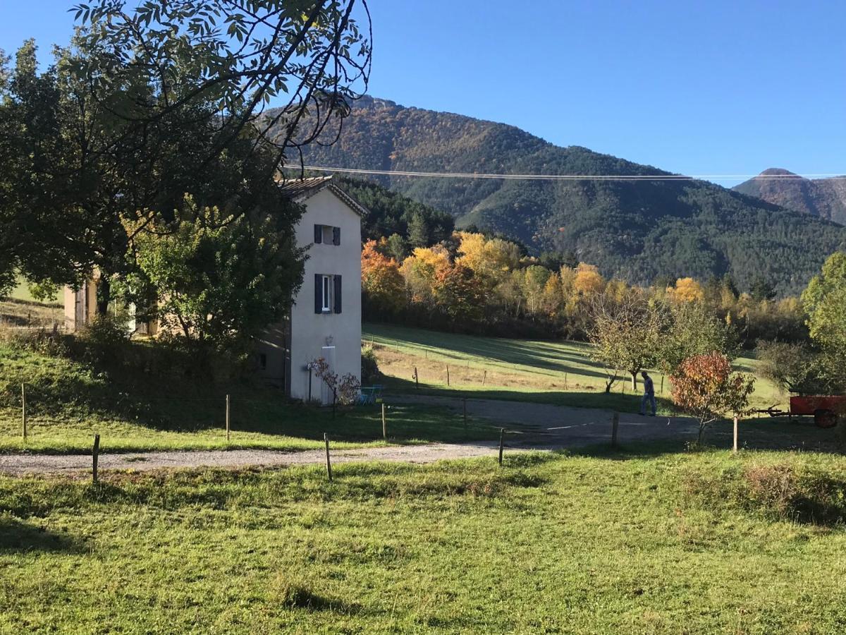 Gîte d'étape d'Aurouses Die Exterior foto